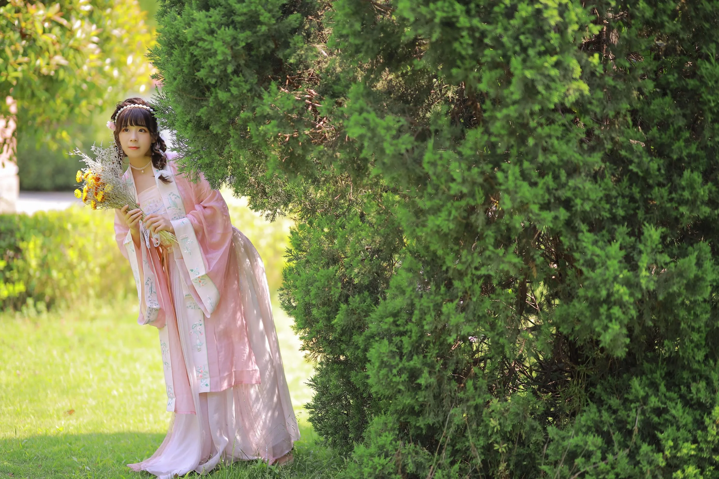 [YITUYU艺图语]2022.08.20 吻花香 Suky喜欢软绵绵毛茸茸的团子 [26P]插图6